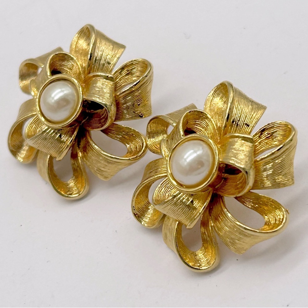 Givenchy Vintage Gold Ribbon Bow Pearl Earrings